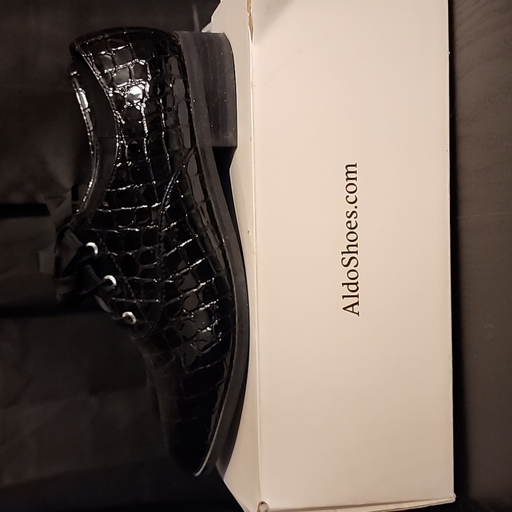 Black Aldo paten leather lace up loafers size 7